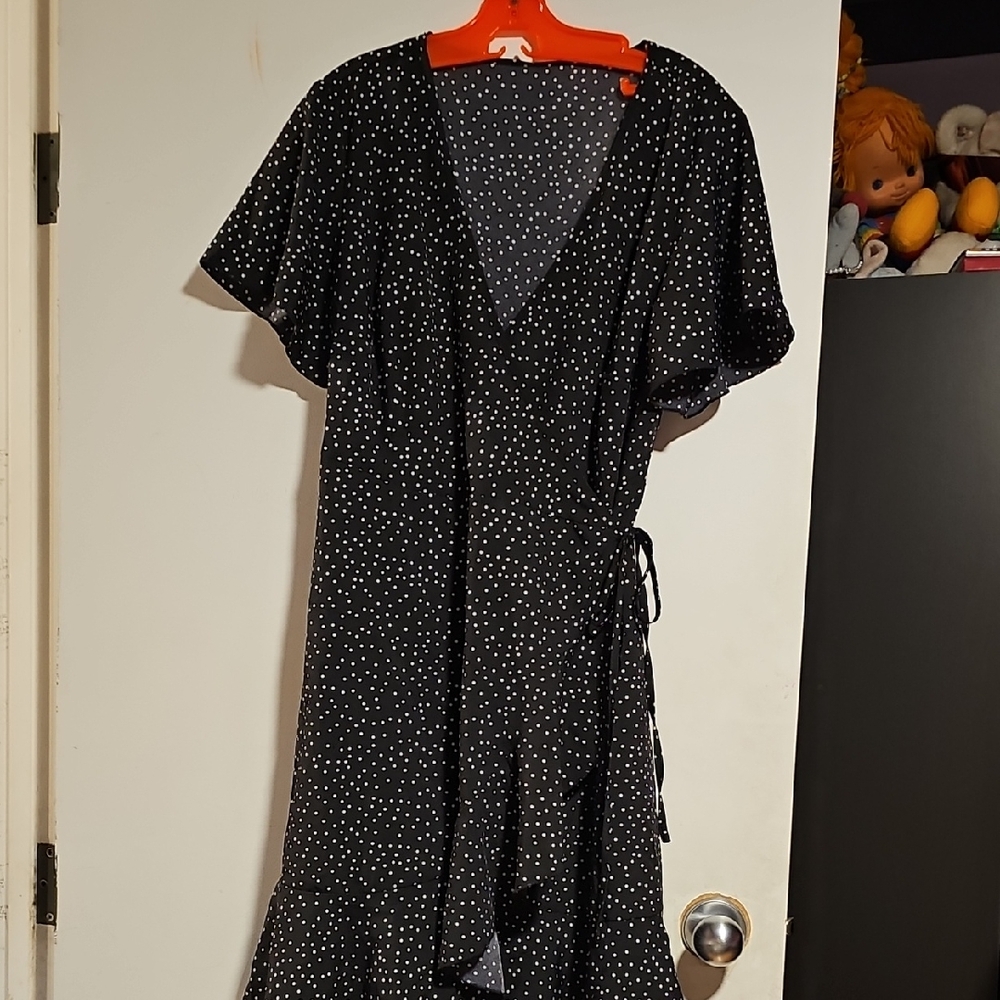SHEIN Black Asymmetrical Dress with White Dots
